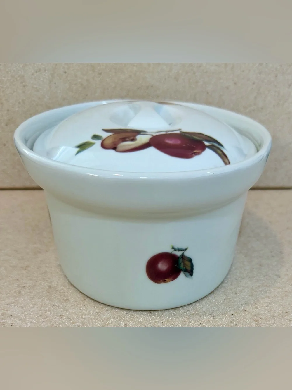 BIA Cordon Bleu Covered Casserole Catherine Fruits